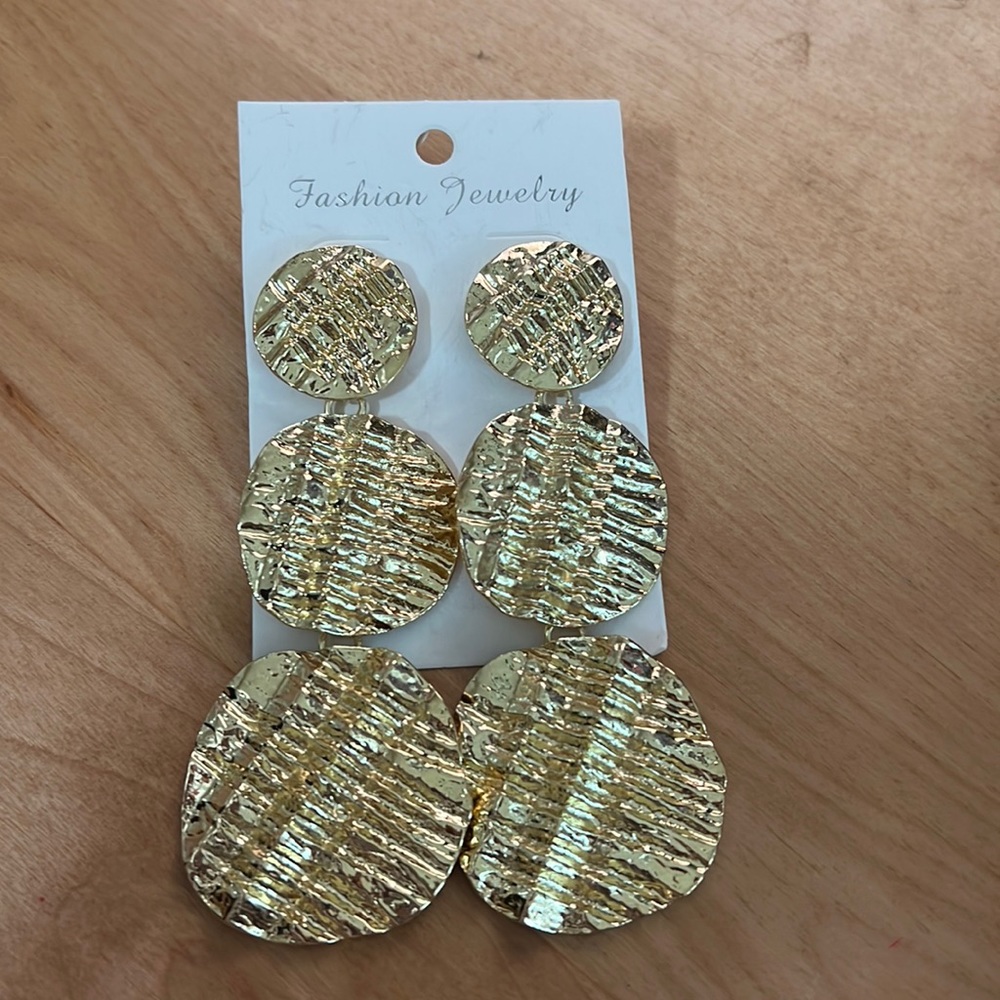NWT Gold Drop Earrings - Picture 2 of 5